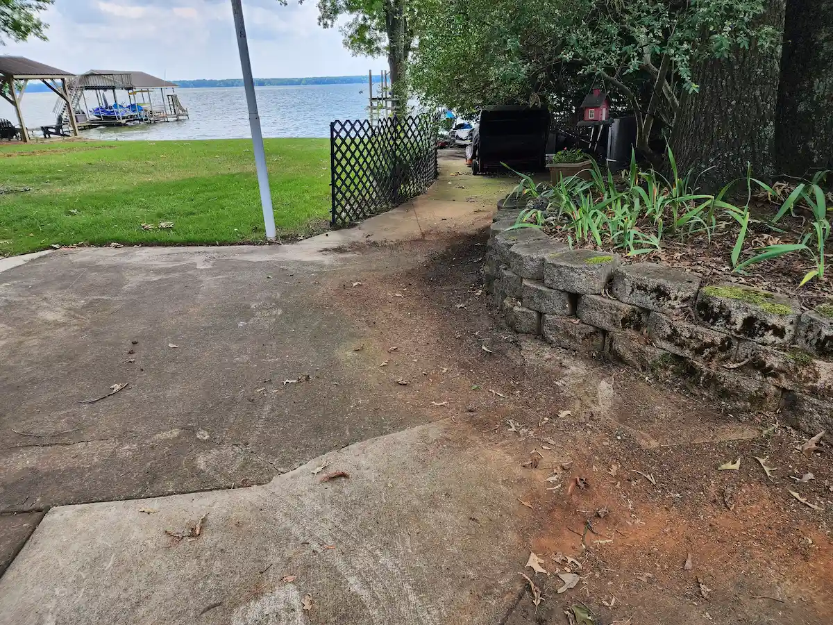After photo of driveway junk removal in Hazel Green, AL showing the driveway cleared