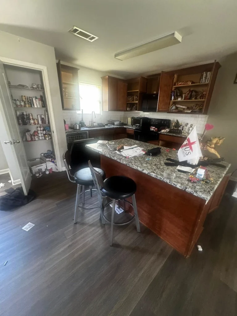 Before photo of a foreclosure kitchen cleanout in Columbia, TN
